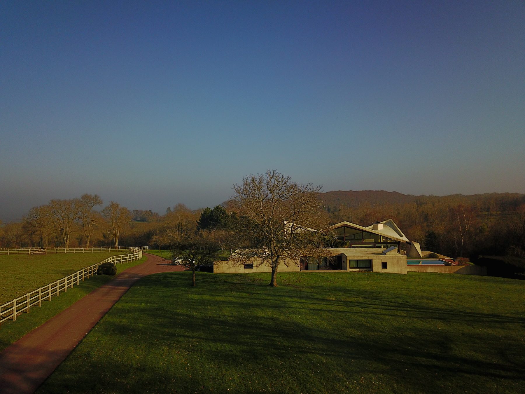 Villa Sayer from the air, Glanville